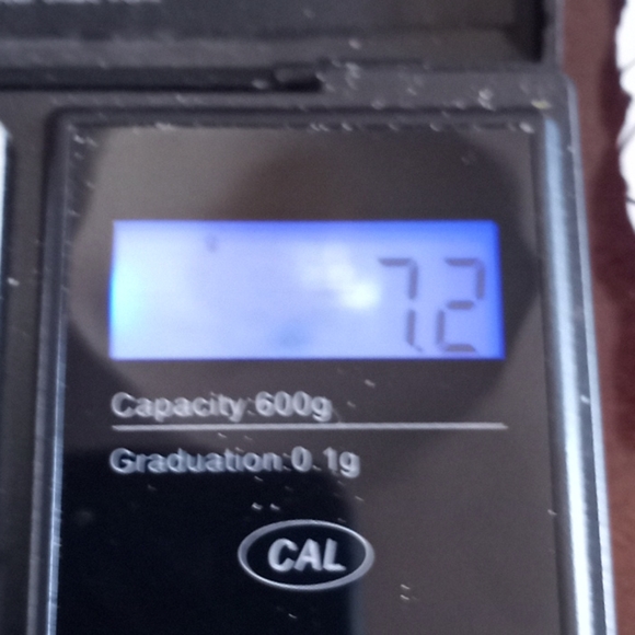 Ladies gold tone diamond ring - Picture 2 of 3